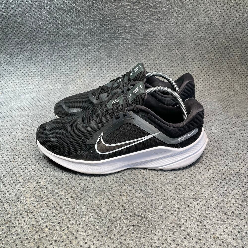 Nike Quest 5 Black Running Shoes Size 9.5 Mens